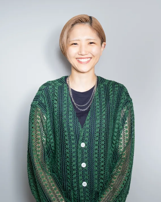 スタイリスト-衣川梓